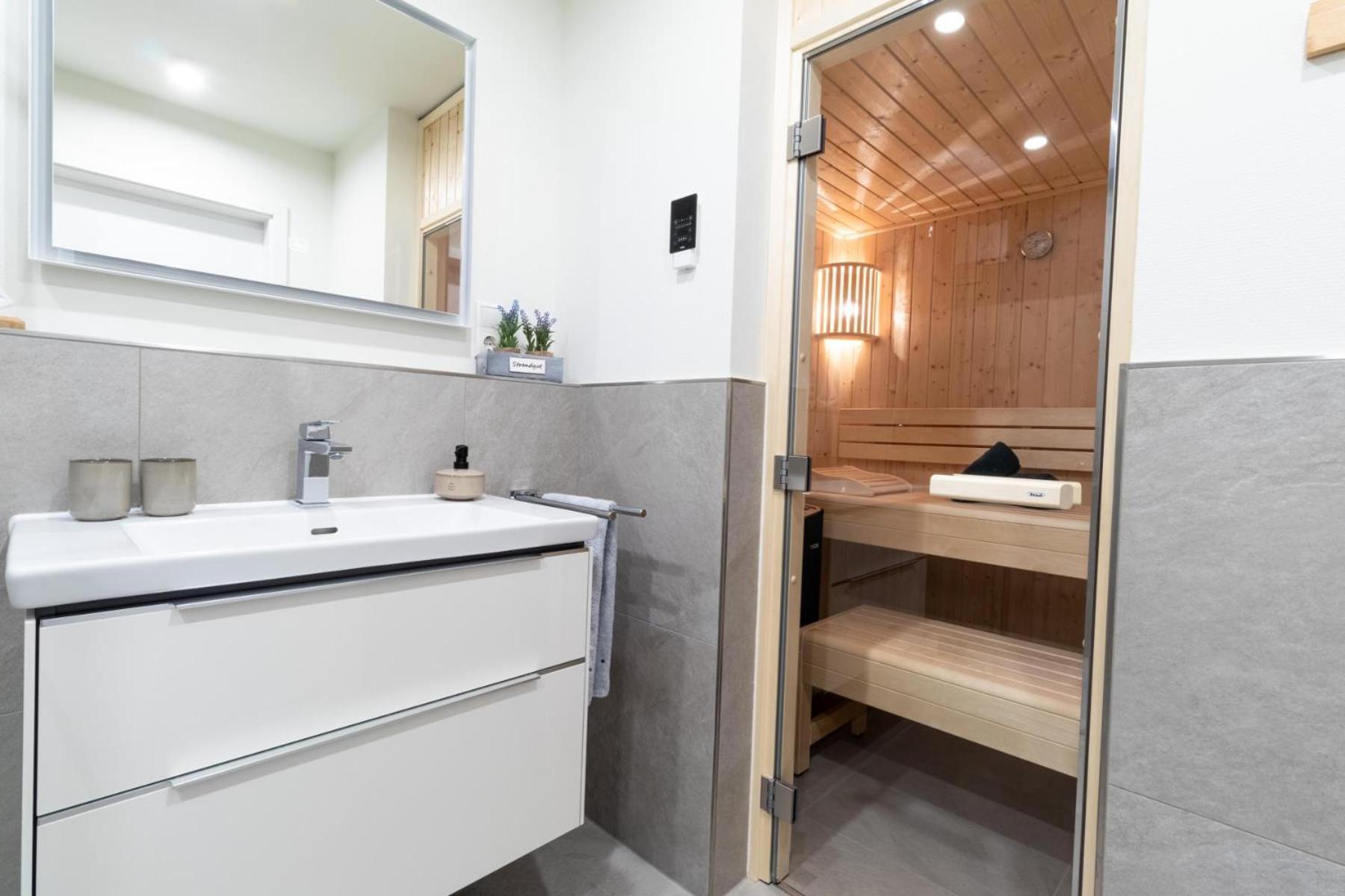 Dorumer Sielhuus 20 Mit Sauna Und Balkon Exterior photo